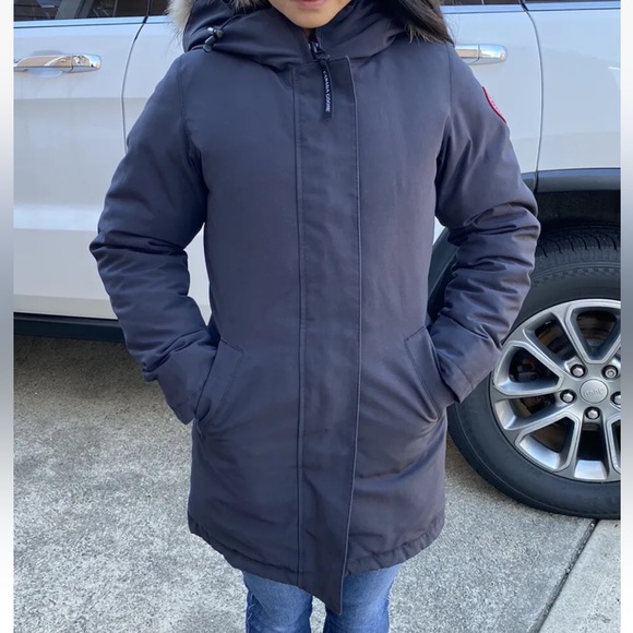 EUC authentic Canada Goose Victoria Parka Navy XXS Slim Fit 625